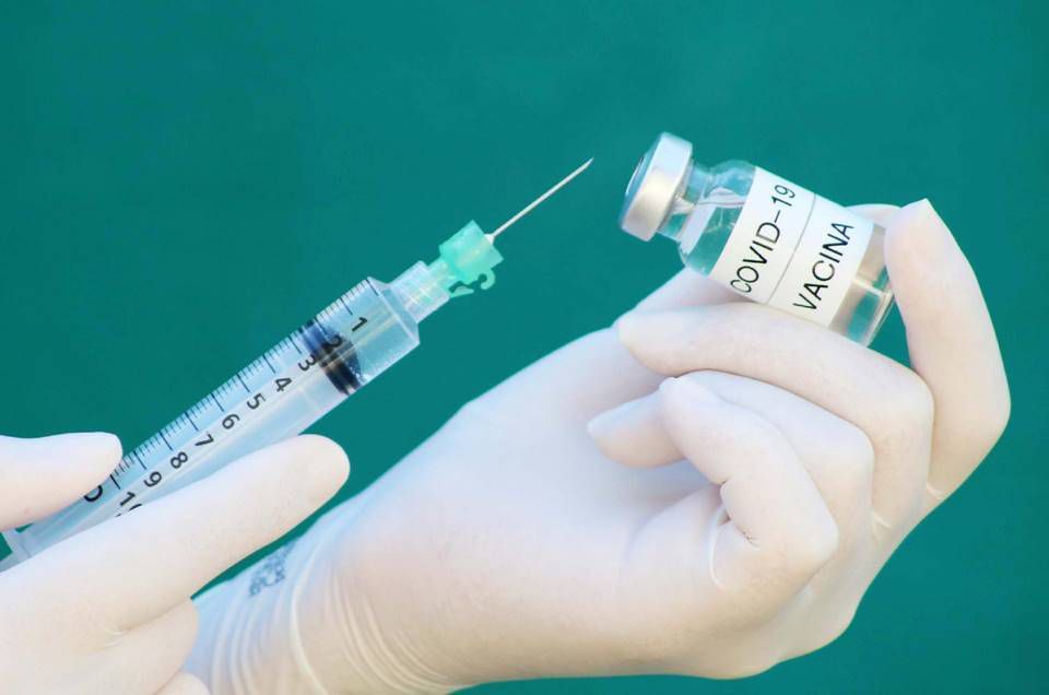 Anvisa poderá liberar vacina contra Covid-19 com 50% de eficácia