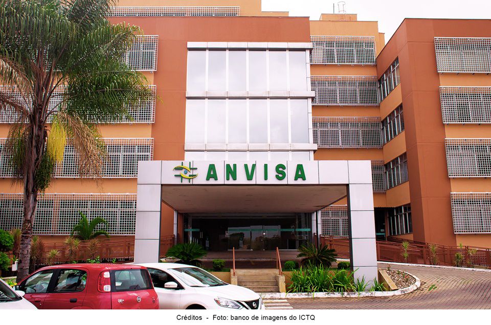 Anvisa tem um mês para aprovar novo medicamento para Covid-19