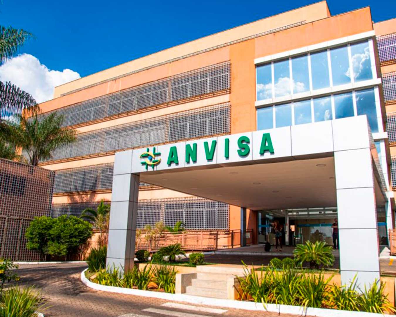 Anvisa acelera modernização e promete cortar prazo de análises pela metade em 6 meses