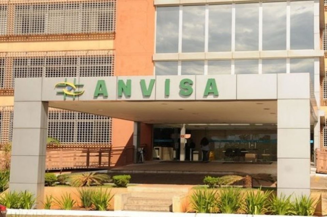 Anvisa publica duas aprovações com prevenção ao VSR em bebês e tratamento para artrite juvenil