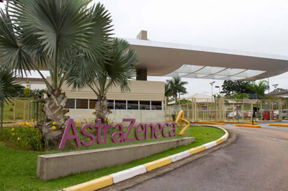 Astrazeneca nega atuar com empresa citada em suposto escândalo de propina para compra de vacinas