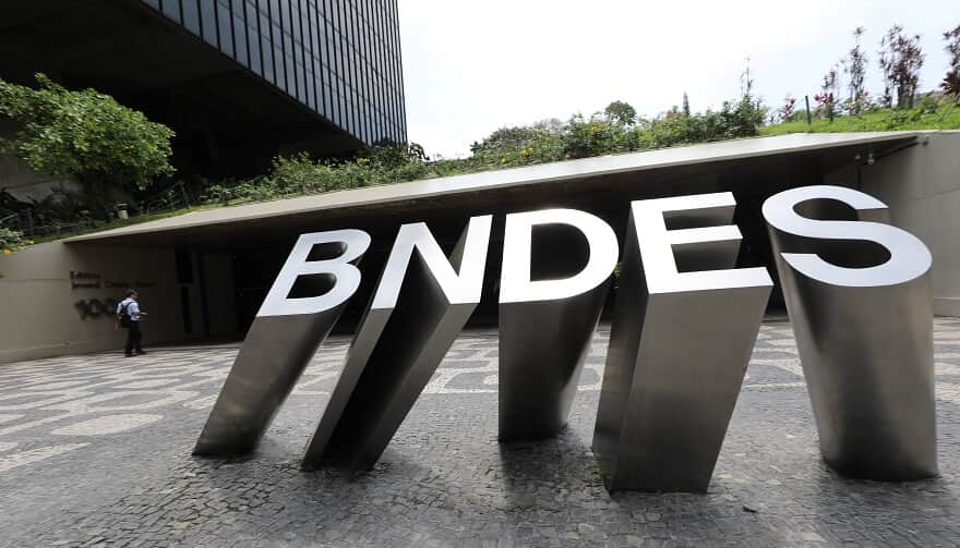 BNDES aprova valor recorde para inovação na indústria farmacêutica em 2024