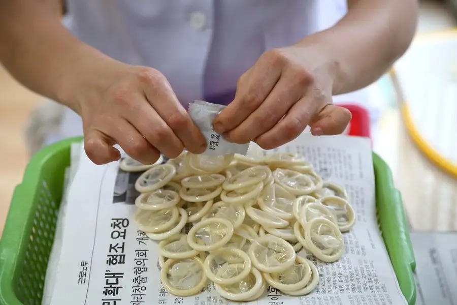 China tributa preservativos contraceptivos para estimular taxa de natalidade