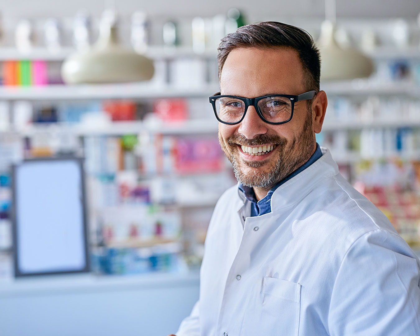 Comissão da Câmara aprova salário de R$ 6.500 para farmacêuticos e mantém adicional para RT 