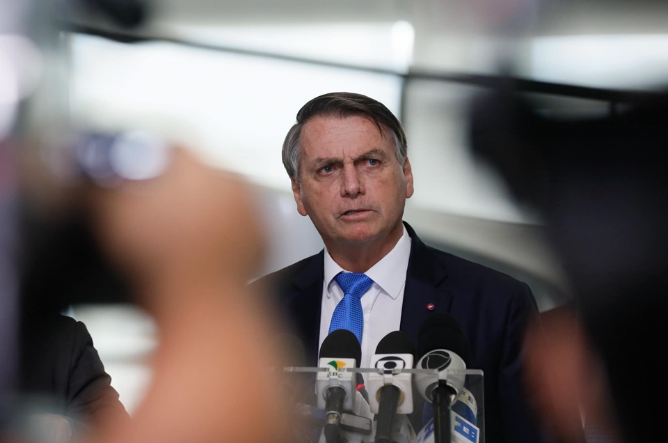 Decreto assinado por Bolsonaro prevê privatização do SUS