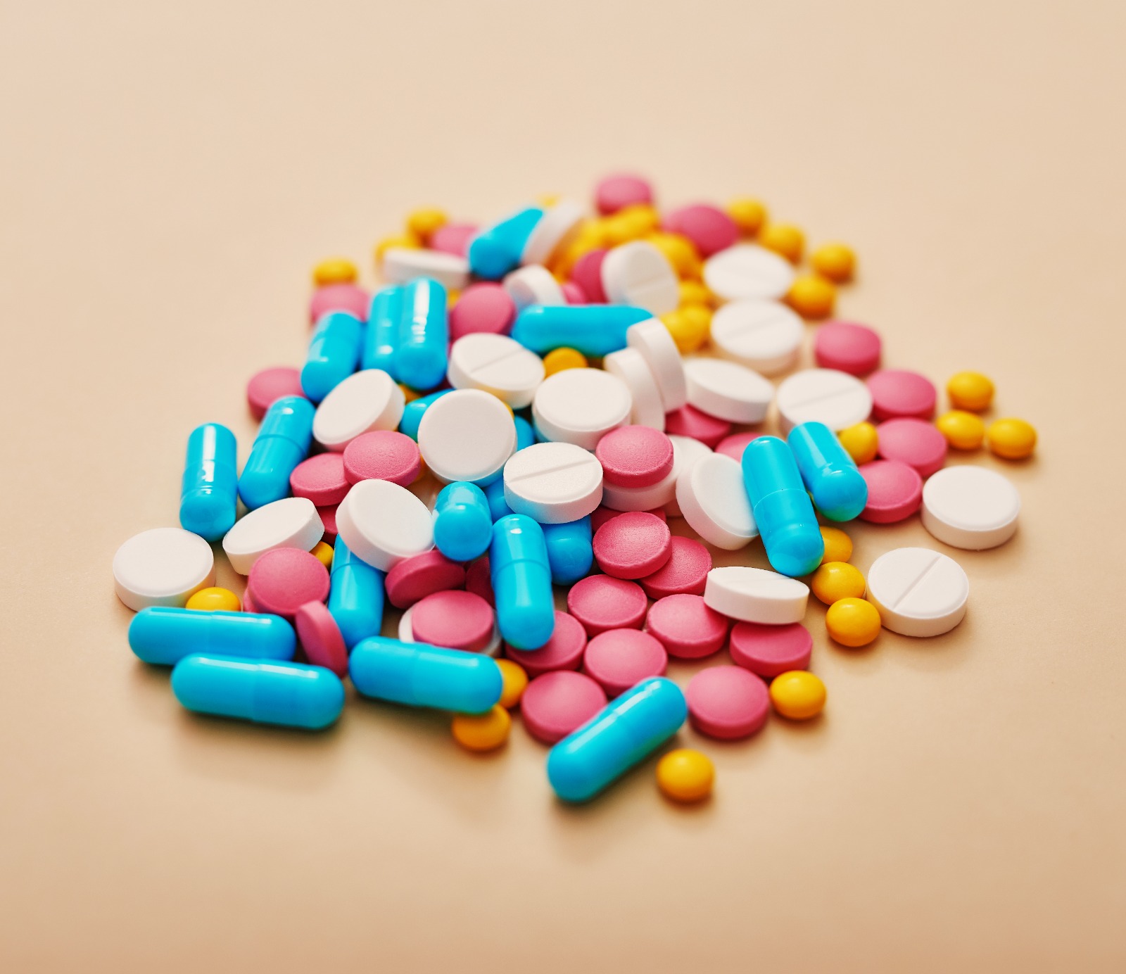 Dependência sob prescrição o Brasil e a escalada dos medicamentos para dormir e relaxar