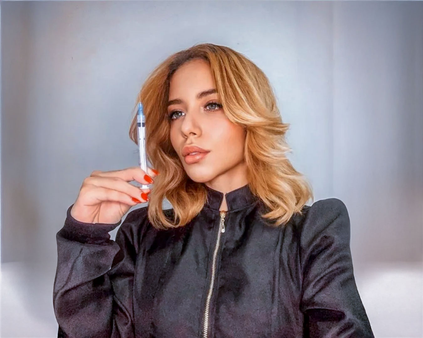 Estudante de enfermagem mentia ser enfermeira e farmacêutica esteta para oferecer procedimentos estéticos