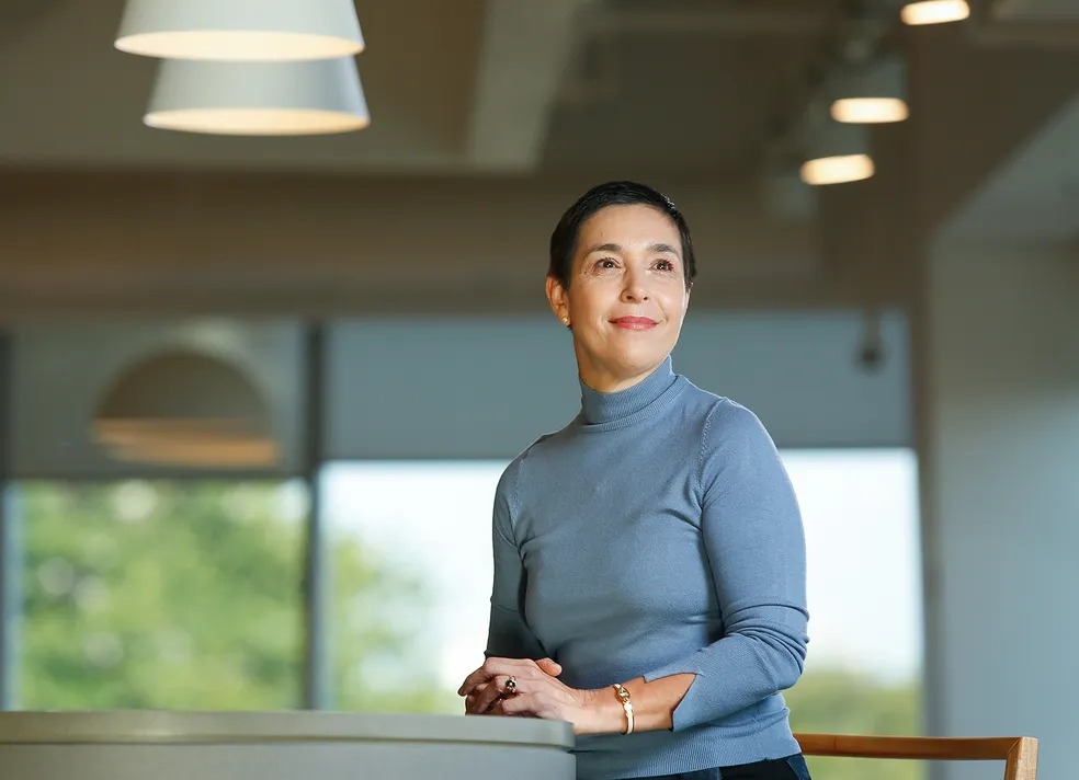 Lorice Scalise, farmacêutica e executiva da Roche Farma Brasil, é reconhecida pela Forbes entre os 10 melhores CEOs de 2025