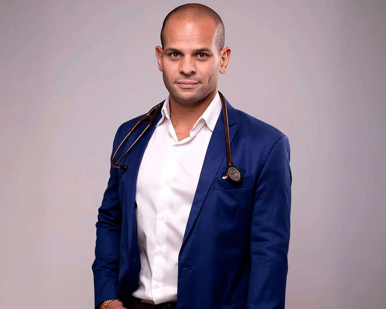 Médico é alvo de Operação da Polícia Federal por produzir e vender Mounjaro falsificado