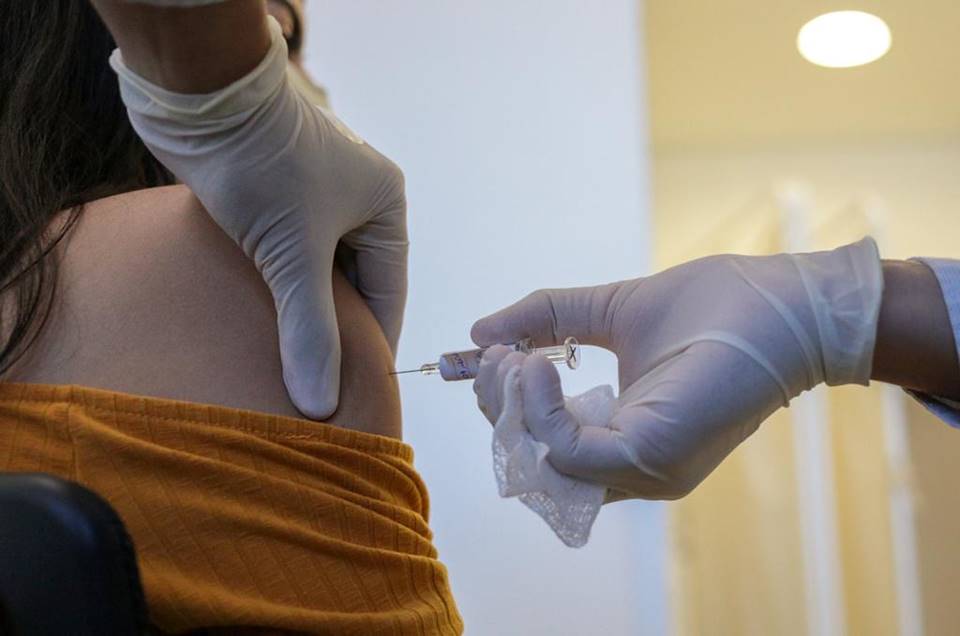 Pfizer monta operação de guerra para distribuir vacina