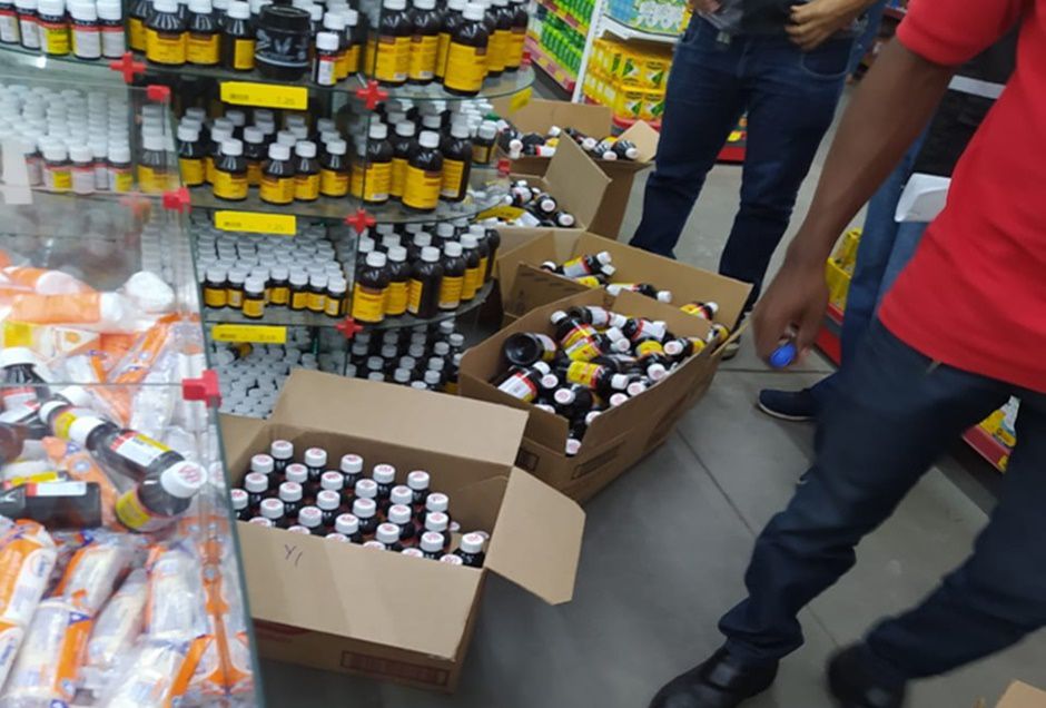 Polícia apreende 30 mil placebos que eram vendidos em supermercados como medicamentos