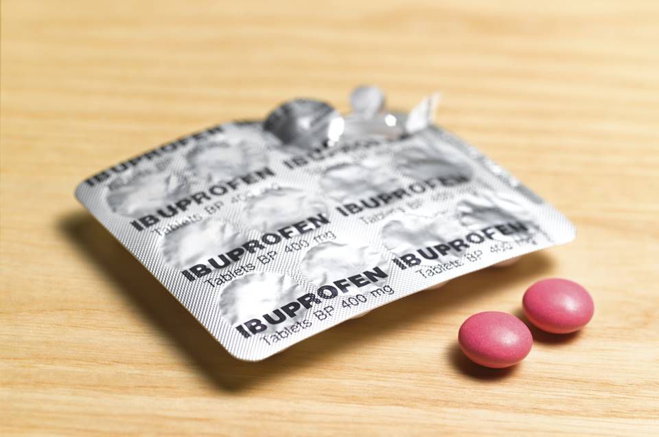Por que o ibuprofeno voltou a ser testado contra a Covid-19