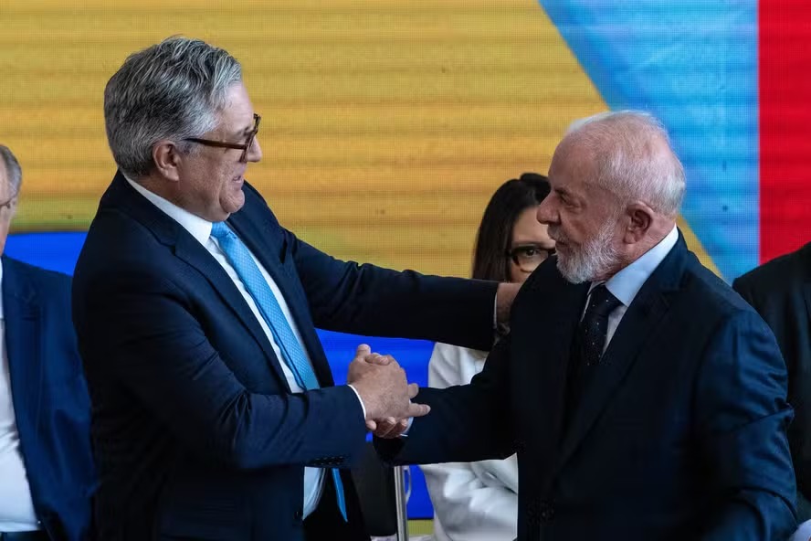 Presidente Lula sanciona medida provisória e cria 518 novos cargos na ANVISA