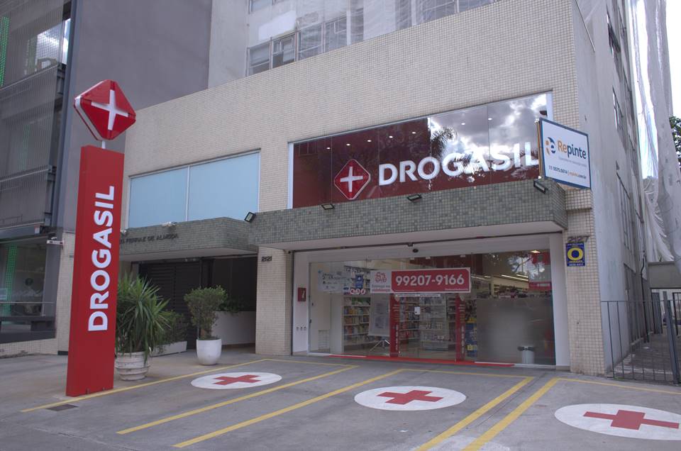 Raia Drogasil abre mais de 300 vagas de emprego: há oportunidades para farmacêuticos 