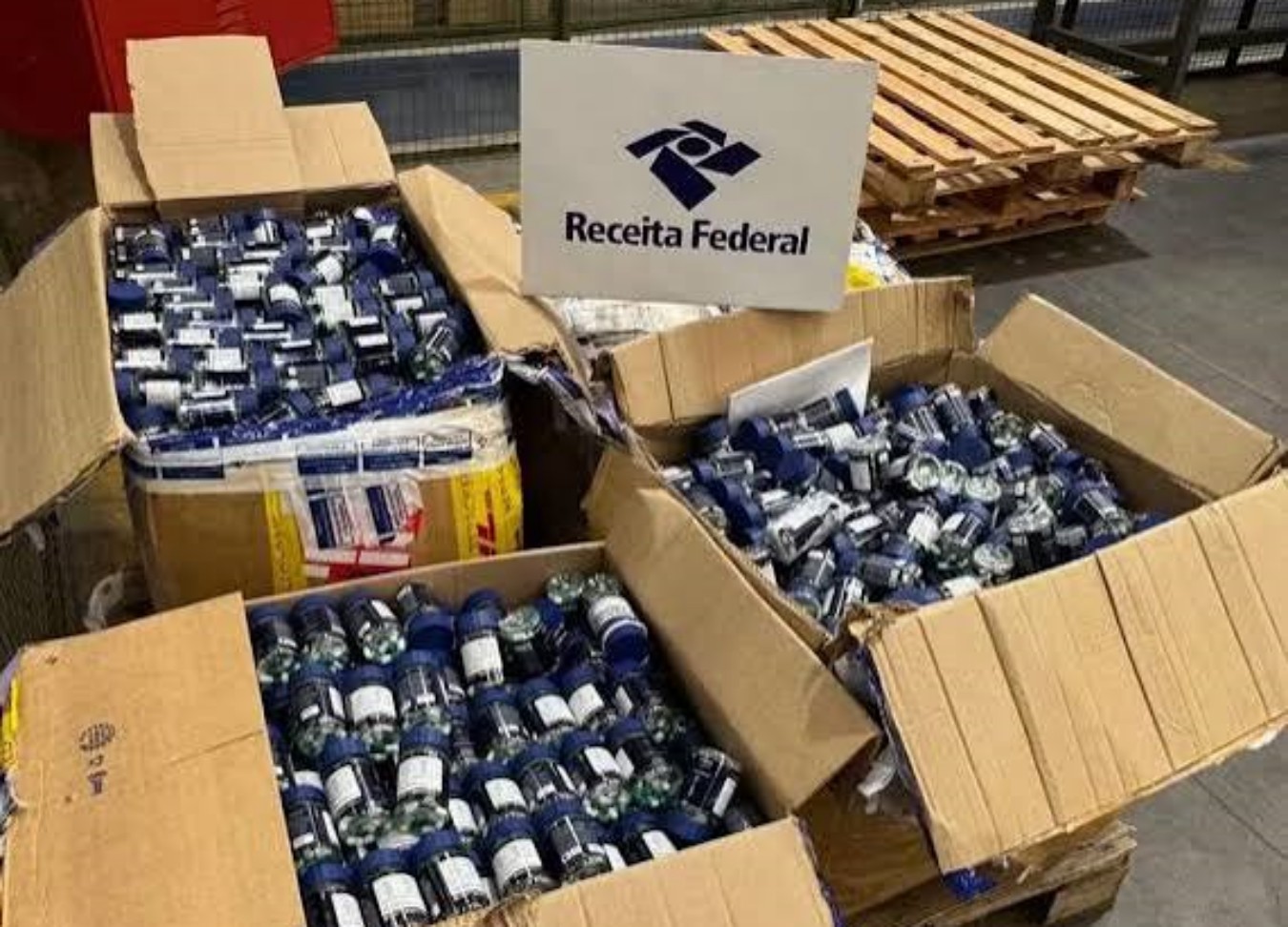 Receita Federal apreende 120 kg de medicamentos controlados declarados como suplemento alimentar