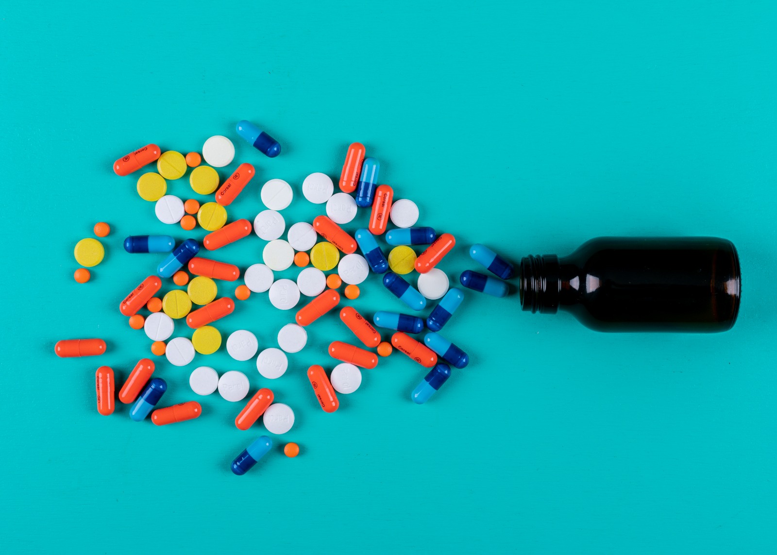 Uso de medicamentos controlados cresce de forma alarmante no Brasil e acende alerta de saúde pública