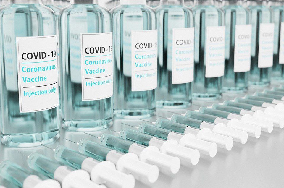 Vacinas contra Covid-19 registram apenas 0,00007% de eventos adversos graves