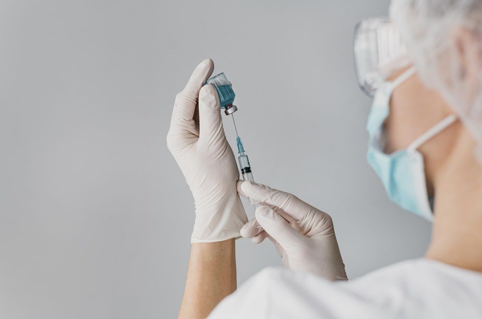 Alerta: Emirados Árabes aprovam vacina contra Covid-19 