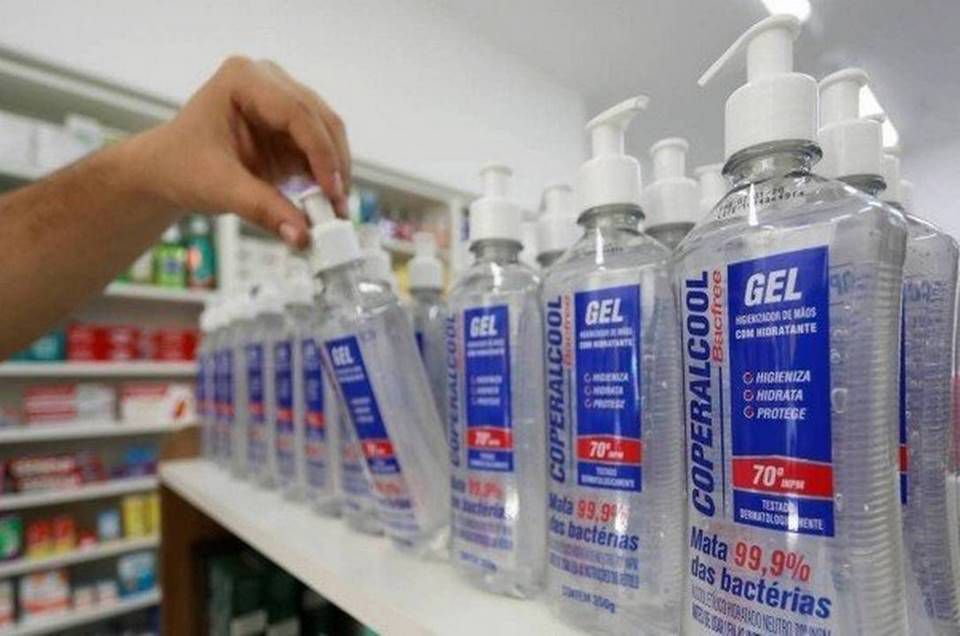 Anvisa libera fabricação de álcool em gel por farmácias de manipulação