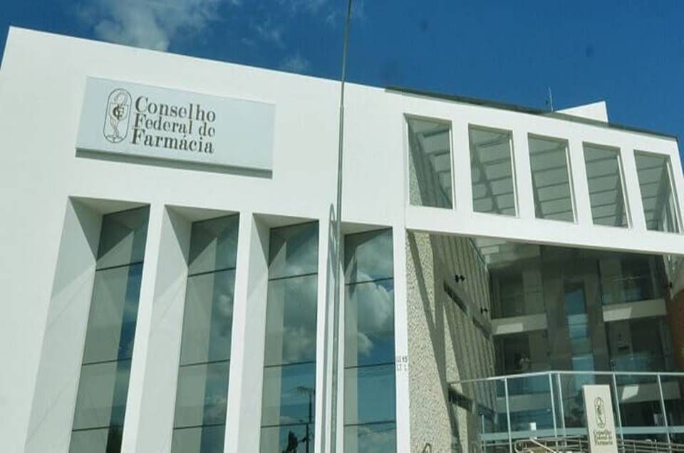 CFF irá discutir projeto sobre tarja azul, considerado um retrocesso pela Abrafarma 