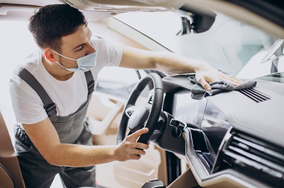 Covid-19: farmacêuticos dão dicas de desinfecção do automóvel