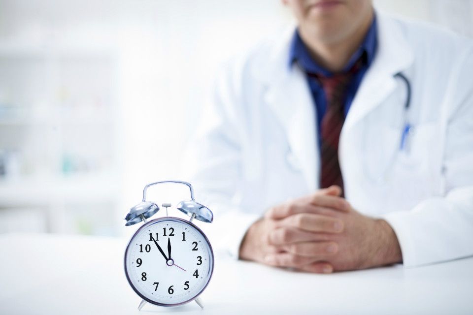 Farmacêutico 30 horas: salário, empregabilidade, qualificação e real jornada de trabalho