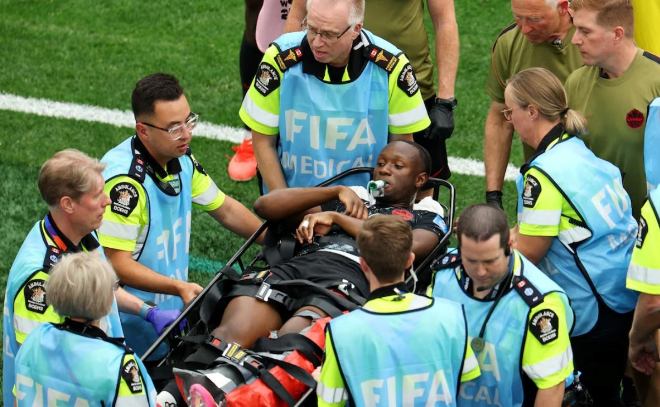 “Apito verde”: conheça o medicamento usado por Ismaël Koné após fratura na Copa
