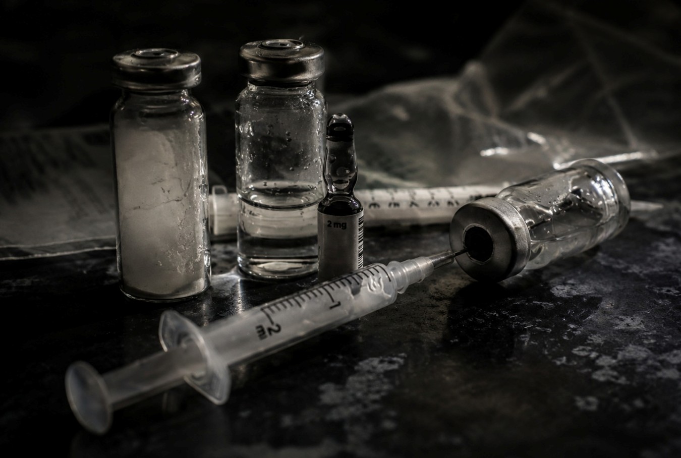 Como a proibição da tirzepatida manipulada empurra pacientes para o perigoso mercado negro da internet