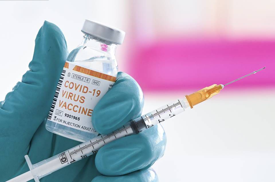Por que a vacina contra Covid-19 foi desenvolvida em tempo recorde 