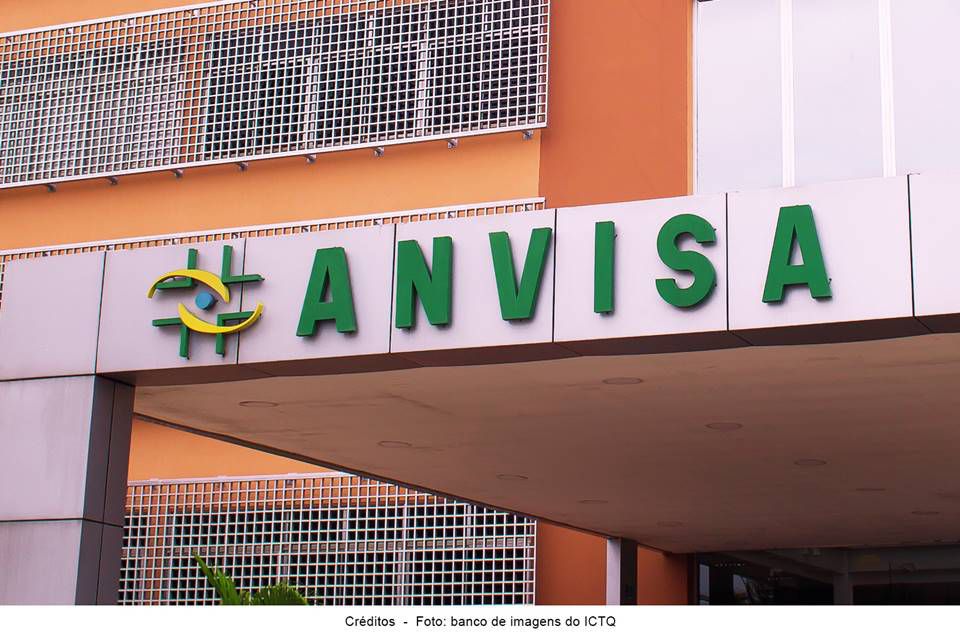 Presidente da Anvisa afirma que tomará qualquer vacina aprovada pela Agência