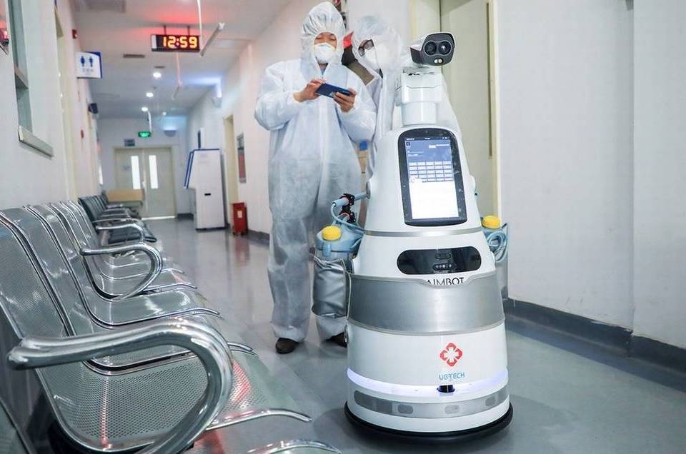 Robôs atuam na linha de frente no combate ao coronavírus