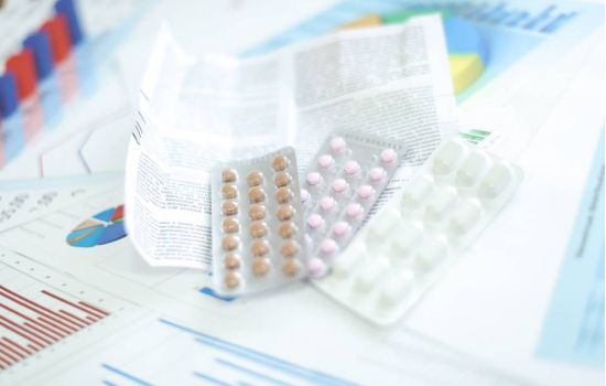 ANVISA estabelece novas regras de rotulagem de medicamentos com a RDC 768/22, explica Henrique Mansano