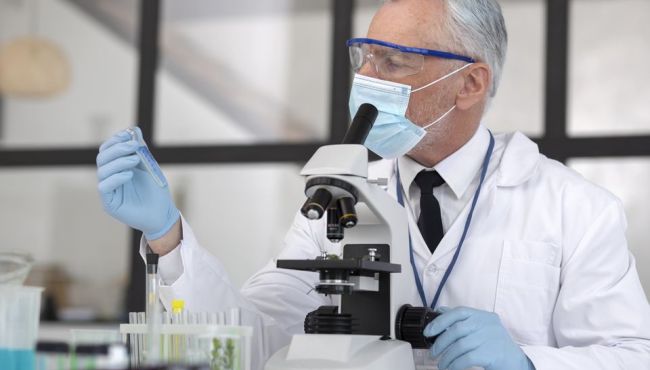 Cientistas israelenses afirmam ter desenvolvido medicamento 100% eficaz contra a Covid-19
