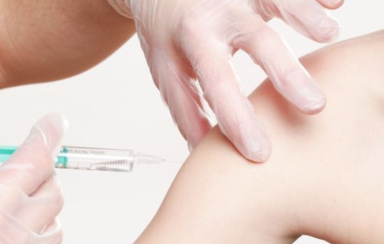 Farmácias americanas passarão a oferecer vacinas contra a Covid-19