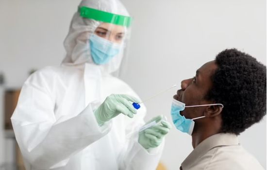 Covid em queda no Brasil: farmácias registram 81% menos testes positivos em janeiro