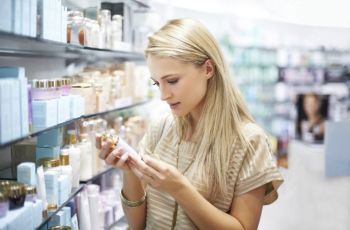 Farmácia é lugar de comprar beleza também