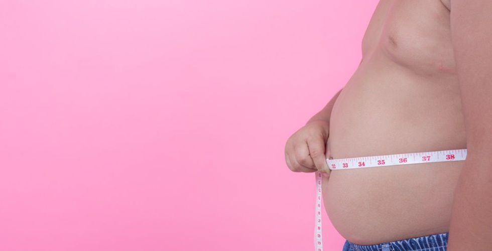 Estudo descobre que hormônio menos presente em pessoas obesas favorece coronavírus