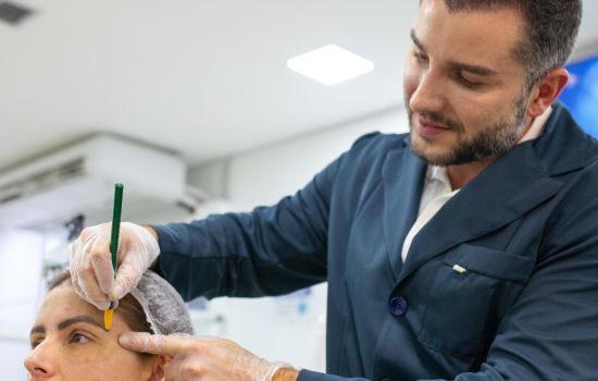 O protagonismo do farmacêutico esteta no mercado bilionário da beleza