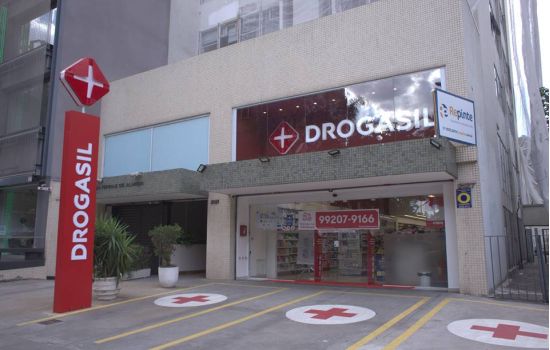 Raia Drogasil abre mais de 300 vagas de emprego: há oportunidades para farmacêuticos