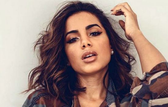 3 lições da cantora Anitta para se tornar um farmacêutico de sucesso
