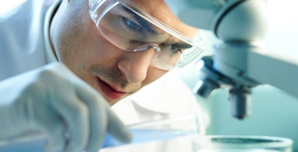 Novo medicamento para Covid-19 liberado nos EUA mostra eficácia contra todas as variantes