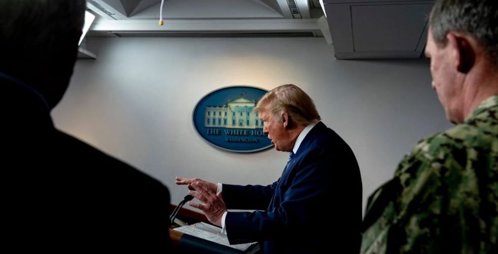 Trump estoca 29 milhões de comprimidos de cloroquina