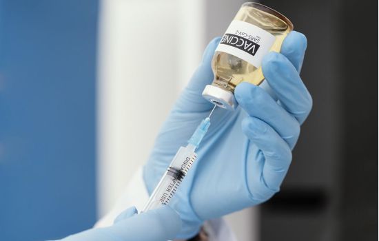 Por que é possível pegar Covid-19 mesmo vacinado?