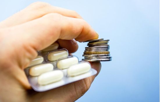 Medicamentos terão reajuste em abril. Veja dicas do CFF para economizar