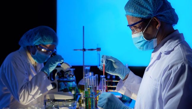 Cientistas israelenses afirmam ter descoberto medicamento que cura Covid-19 em 5 dias