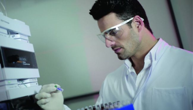 Indústria farmacêutica amplia investimentos em pesquisa, inovação e biotecnologia no Brasil