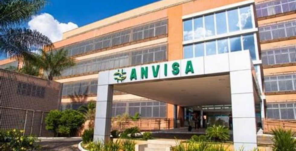 Anvisa publica nova RDC que simplifica o processo de registro e pós-registro de medicamentos.