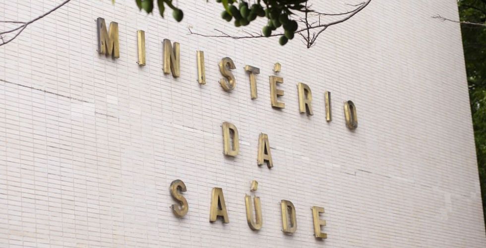 Ministério da Saúde ameaça exigir de indústrias produção direcionada ao kit intubação
