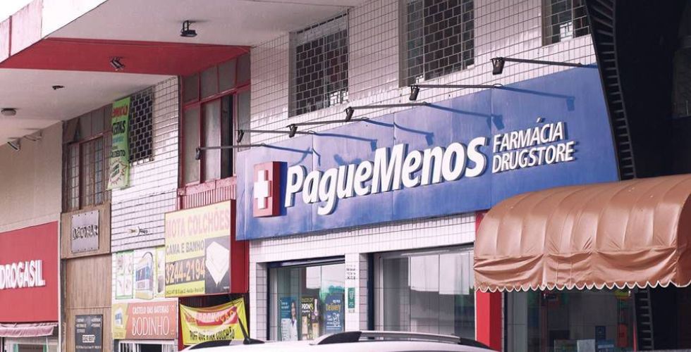 Pague Menos oferece teste da bochechinha