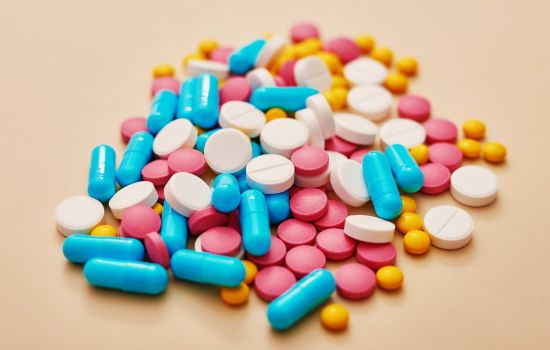 Dependência sob prescrição o Brasil e a escalada dos medicamentos para dormir e relaxar